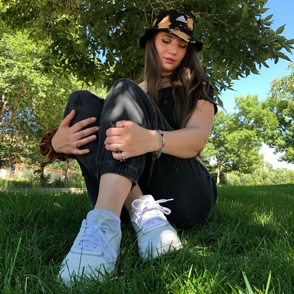 Meet your Posher, Amanda - Picture 6 of 13